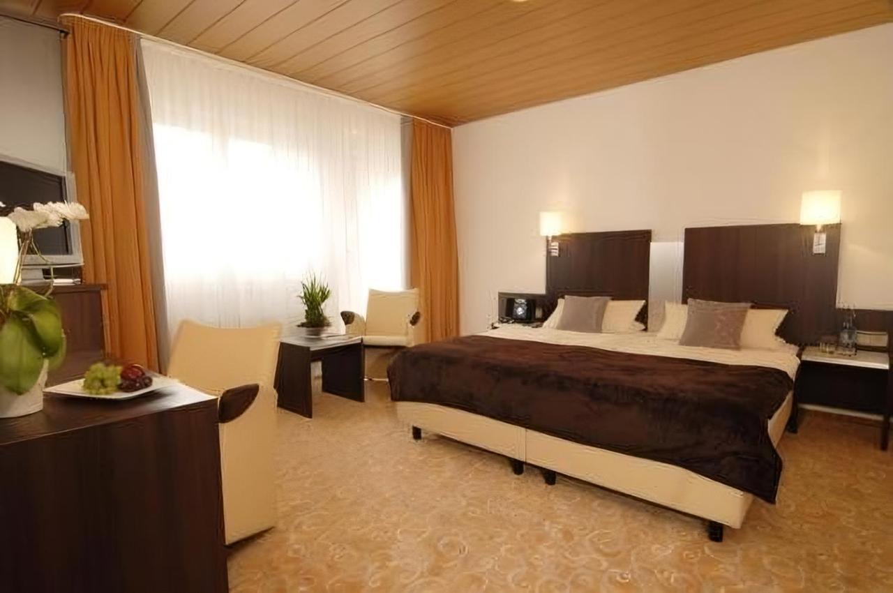 Adler Hotel Garni Ostfildern Exterior photo